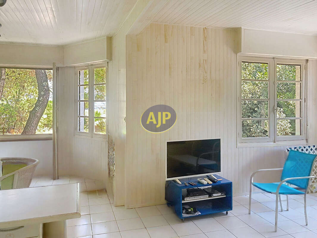Maison en R + 1 Le Verdon/Mer 8 pièces 180 m2 - photo 6