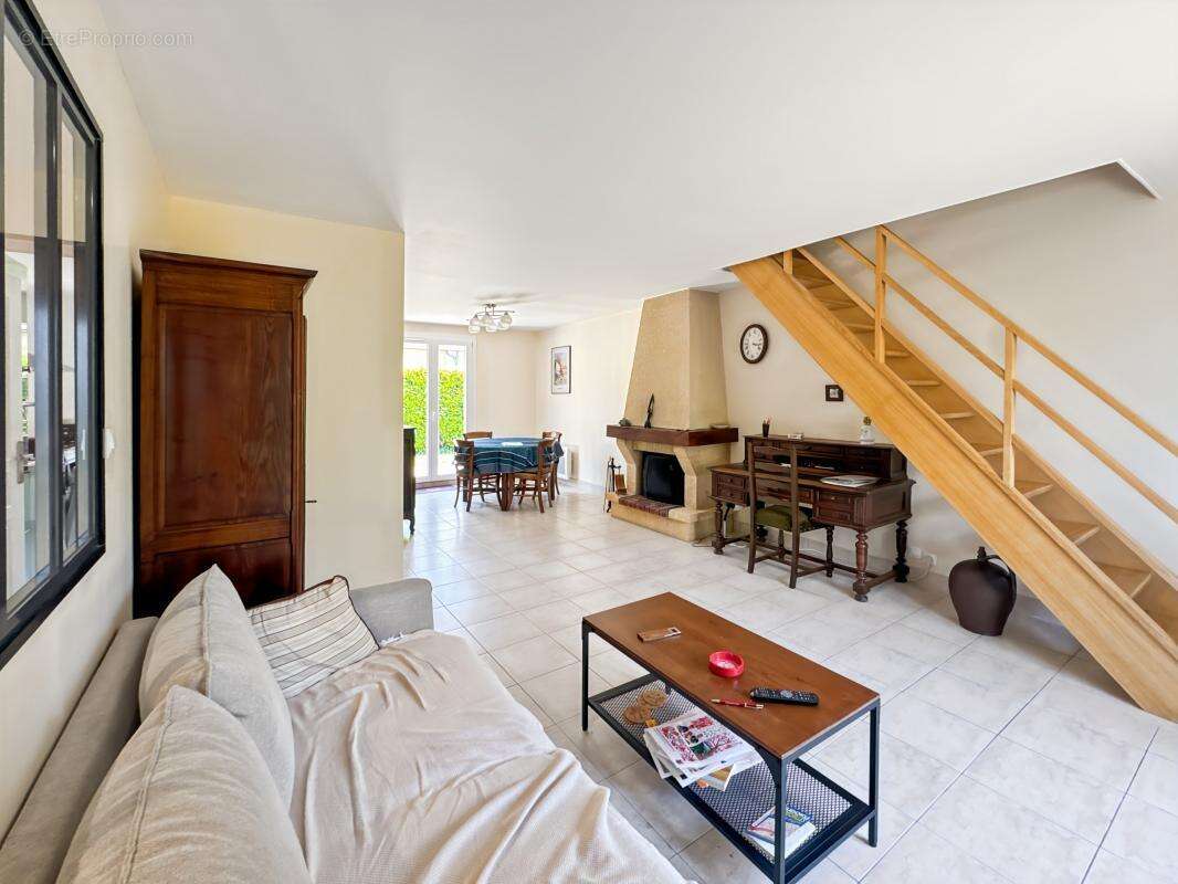 Maison à EQUEMAUVILLE