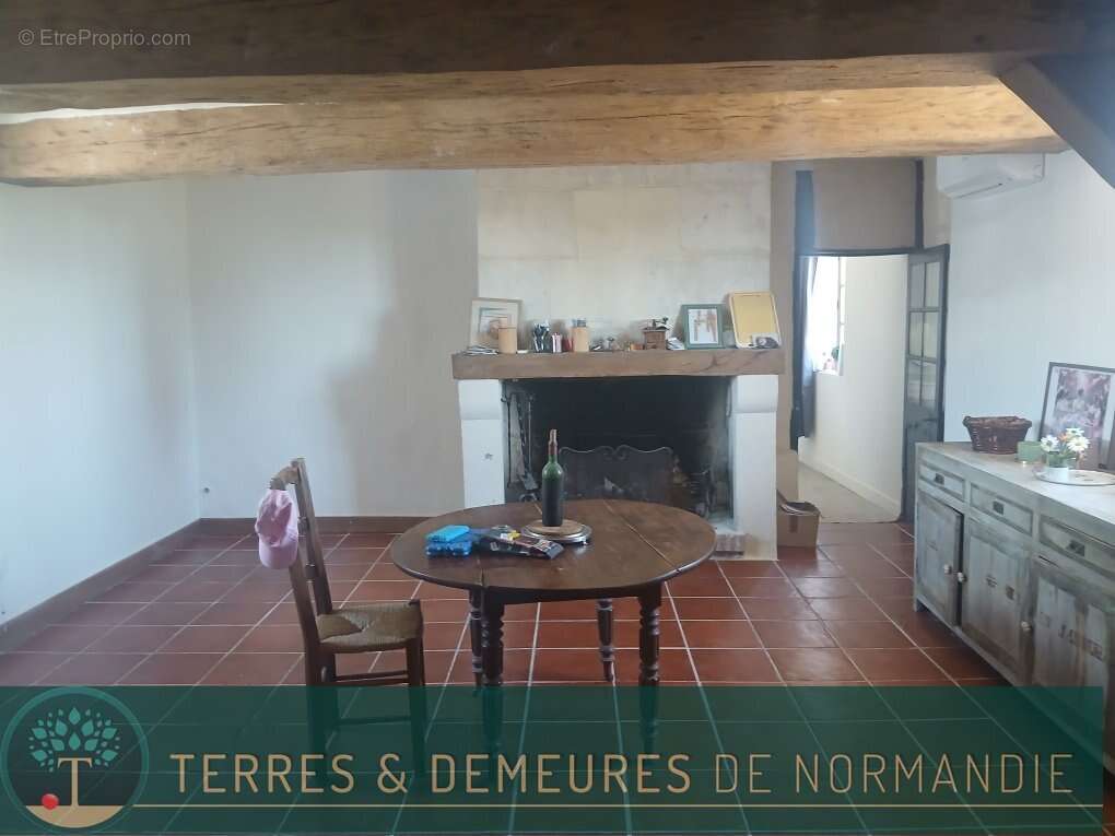 Maison à LE BEC-HELLOUIN