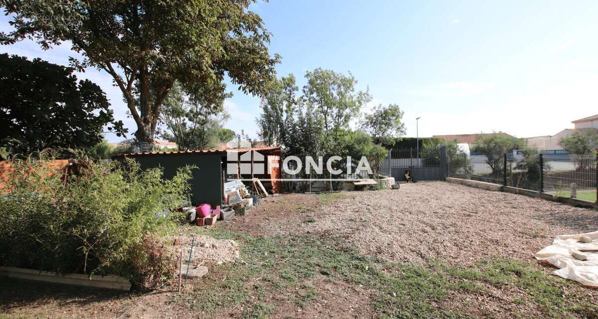 À seulement 400 m de la magnifique plage de Châtelaillon, découvrez cette spacieuse maison qui saura vous séduire ! - photo 13