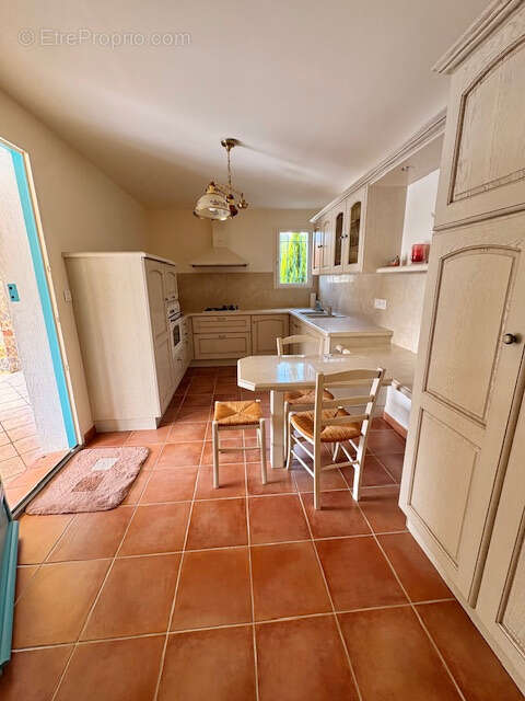 Maison à BESSE-SUR-ISSOLE