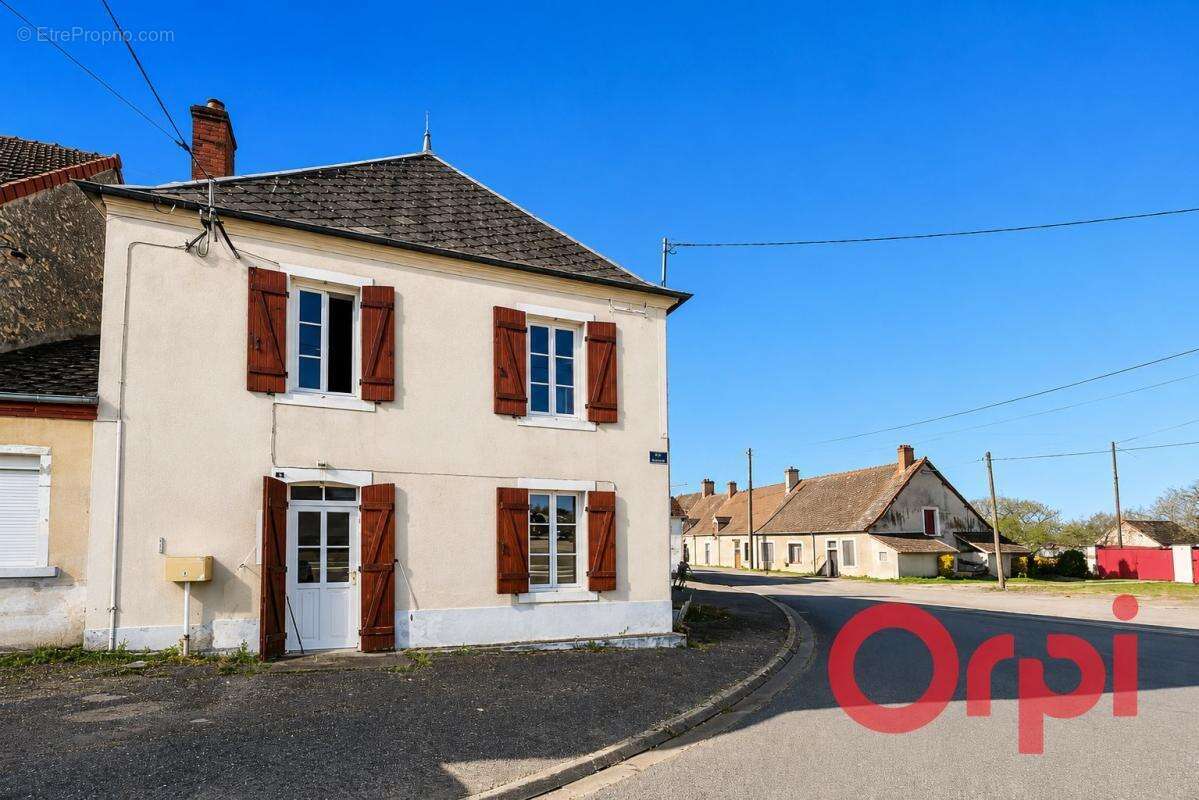 Maison à OUROUER-LES-BOURDELINS