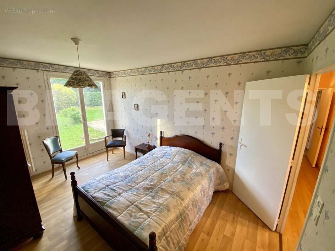 ch2 - Maison à OTHIS