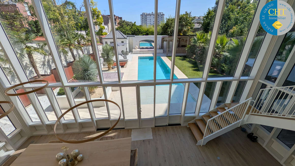 Villa de 250m2 à acheter avec 8 pièces à Rennes - photo 14