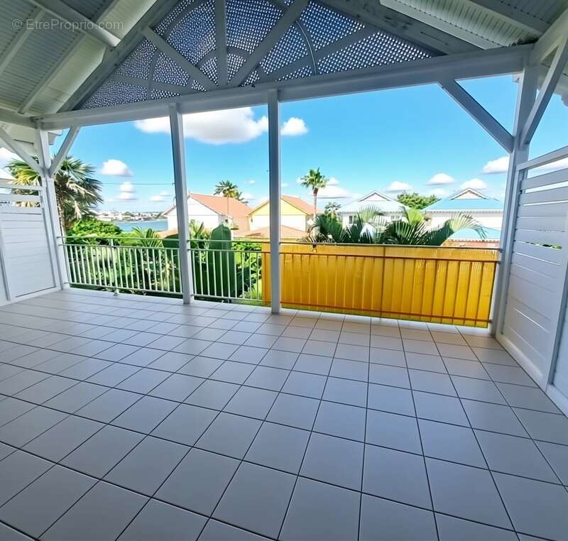 Appartement à LE MOULE