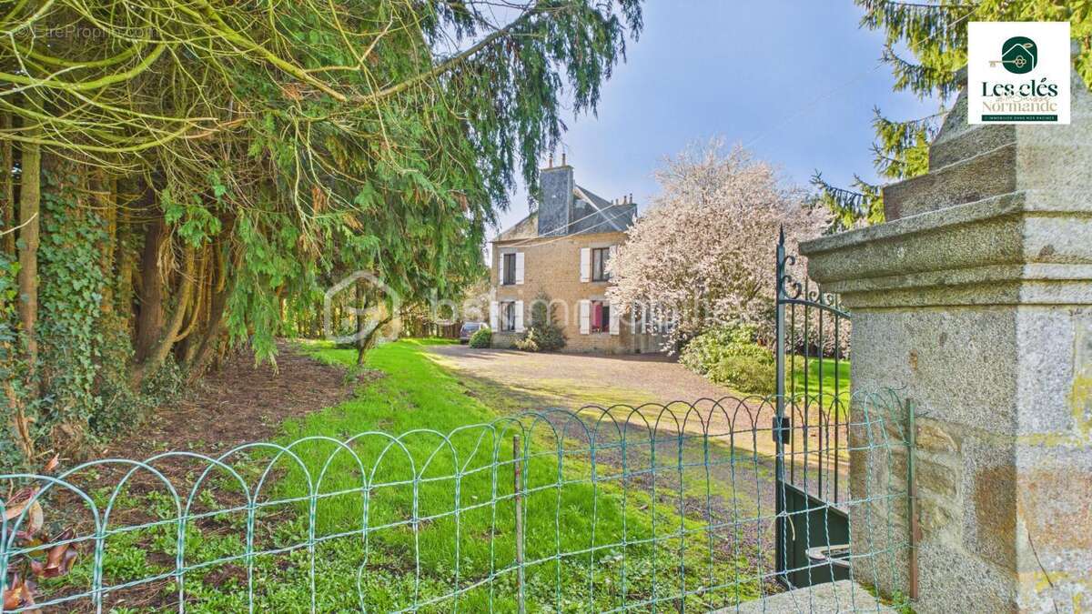 Une maison bourgeoise, cinq chambres, un parc de plus de 4 000 m²… et encore du potentiel ! - photo 14