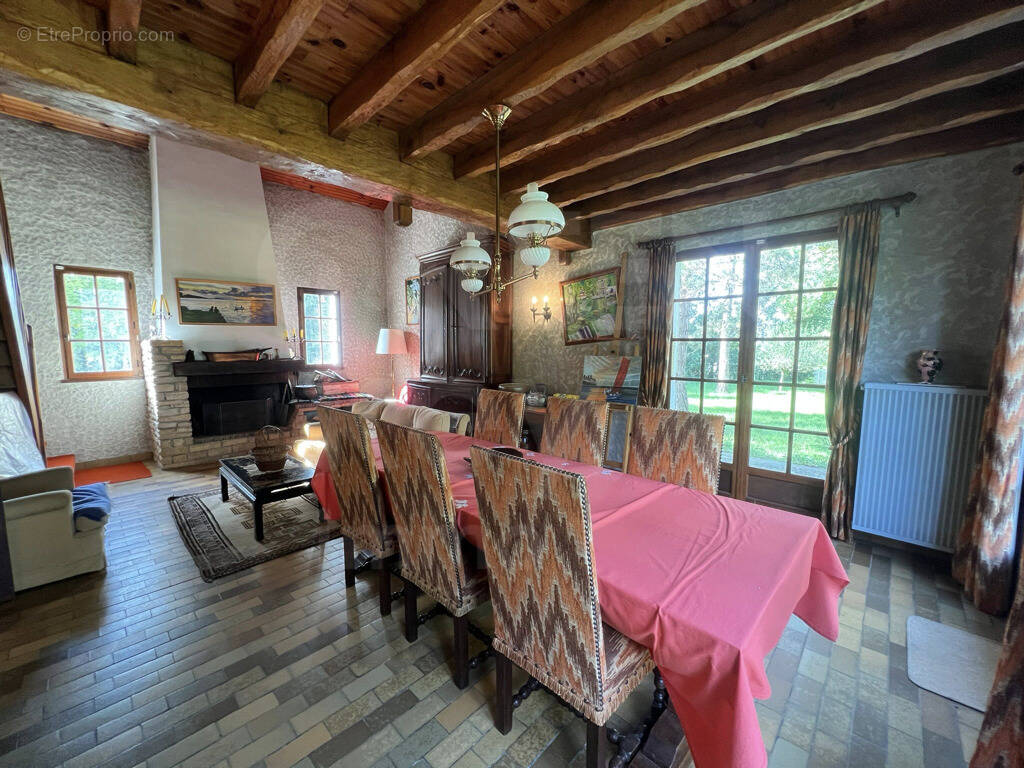 Maison à SAINT-MARTIN-DES-CHAMPS