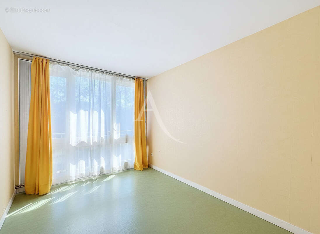 Appartement 4 pièces proche gare de Chelles - photo 4