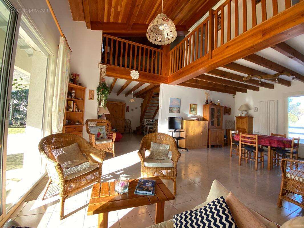 Maison à LES MATHES