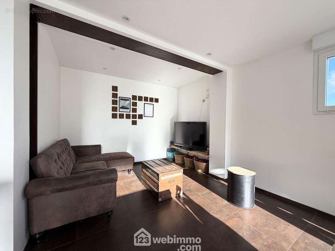 Maison à TREDREZ-LOCQUEMEAU