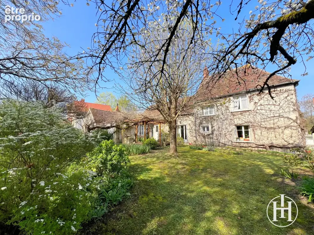 Orval   Maison en pierre avec jardin arboré de 1900 m2 et 4 chambres. - photo 13