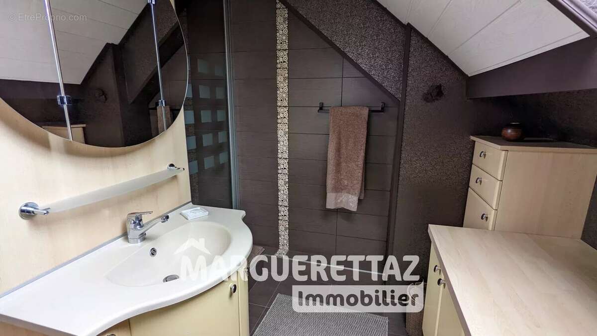 Maison à CRANVES-SALES