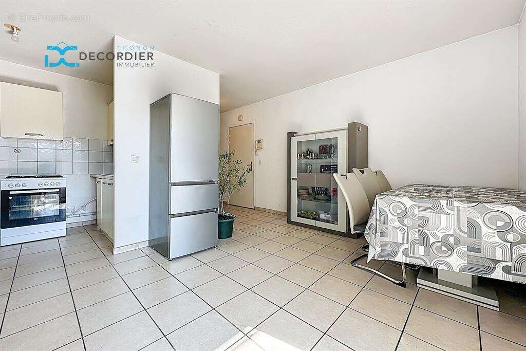 T3 lumineux de 61,35m² – proche centre-ville & gare – cave - 2 parkings couverts ! - photo 8