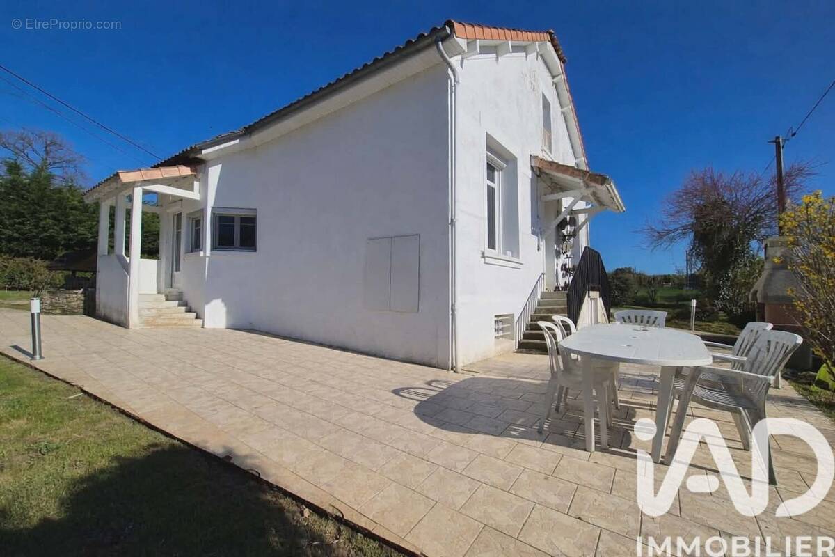 Photo 1 - Maison à CEAUX-EN-COUHE