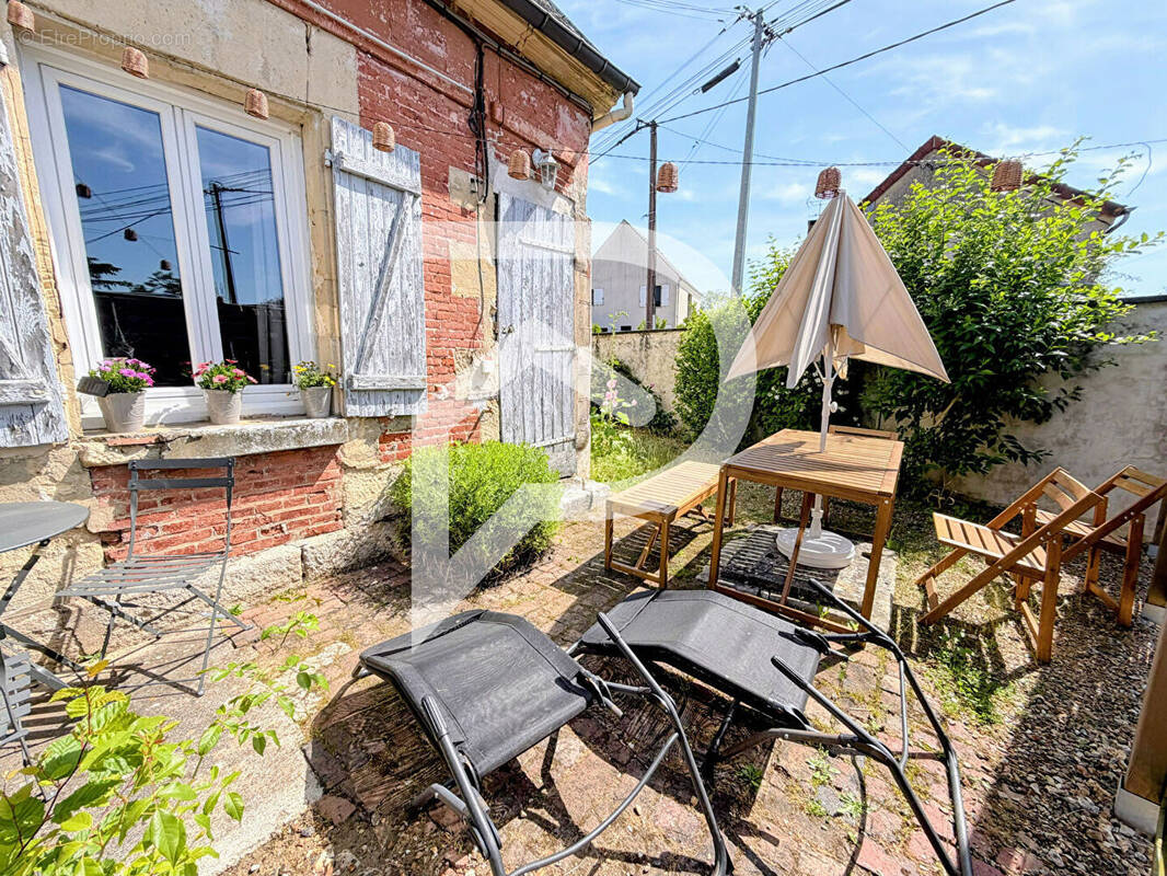 Maison à MERU