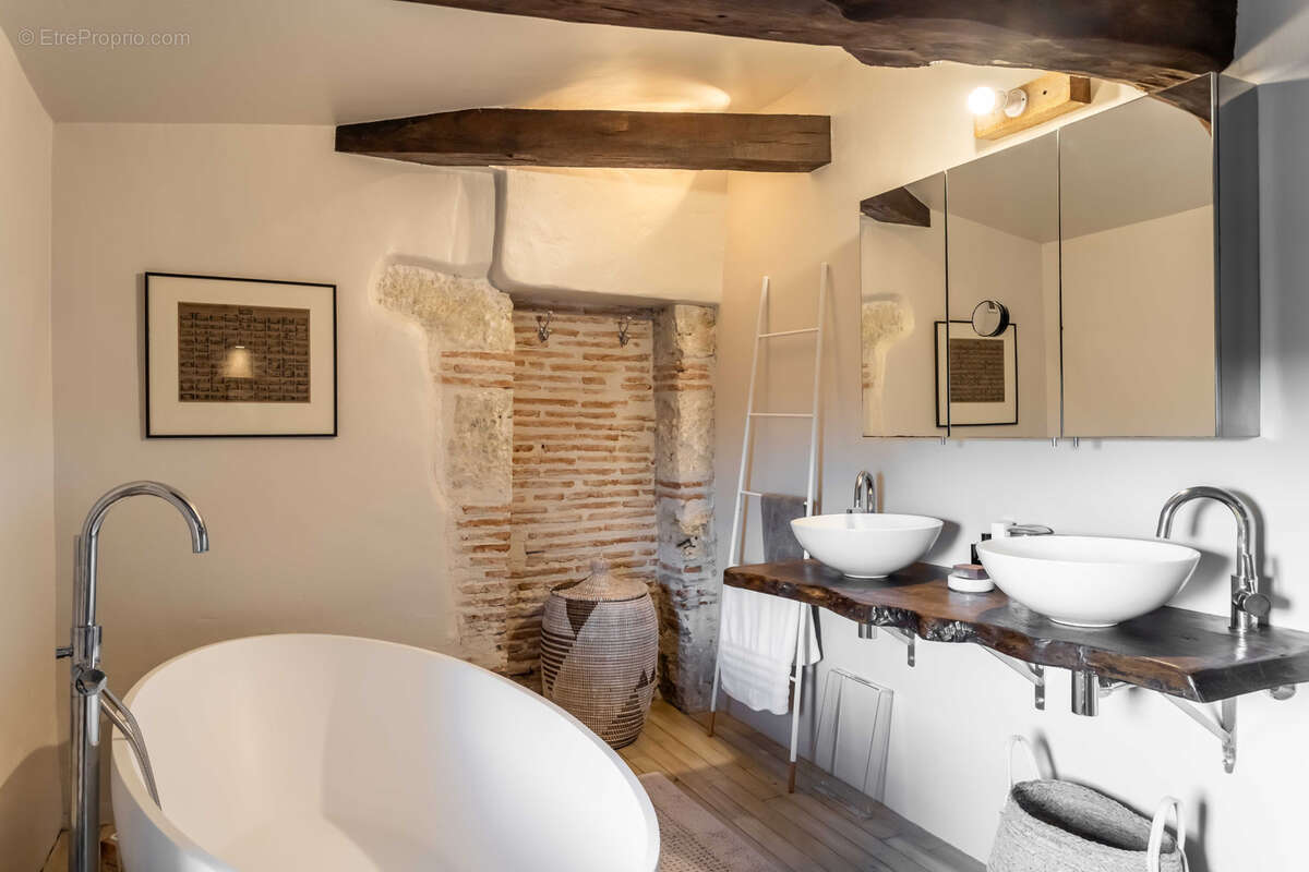 Maison à SAINTE-COLOMBE-DE-VILLENEUVE