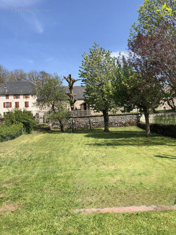 Maison à SAINTE-ANASTASIE