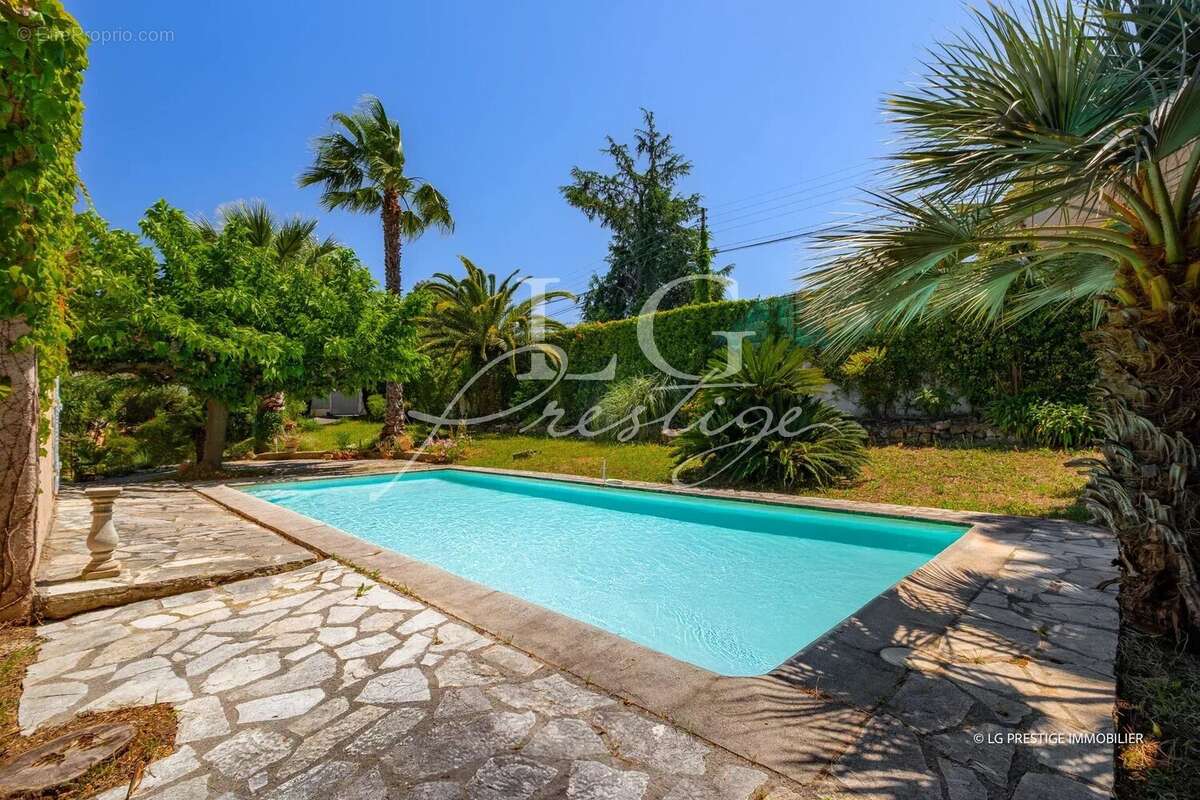 Maison à MANDELIEU-LA-NAPOULE