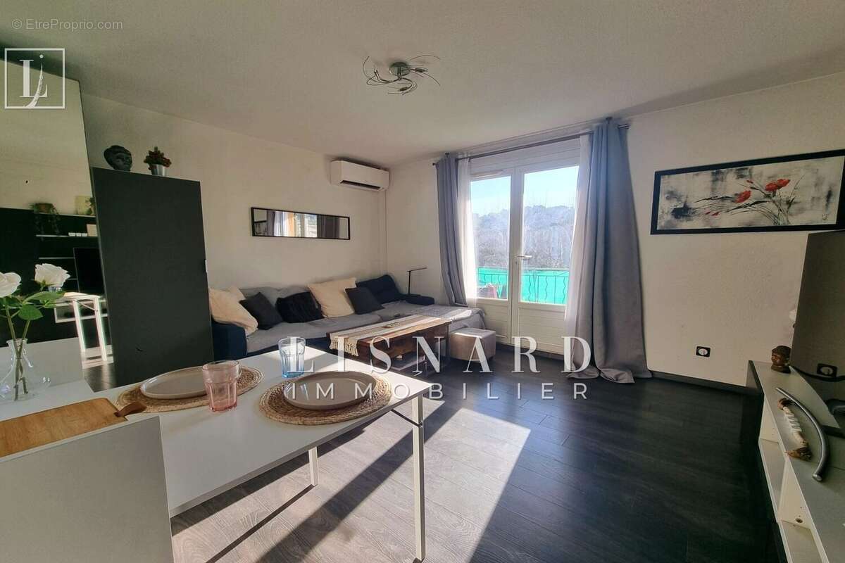 Appartement à VALLAURIS