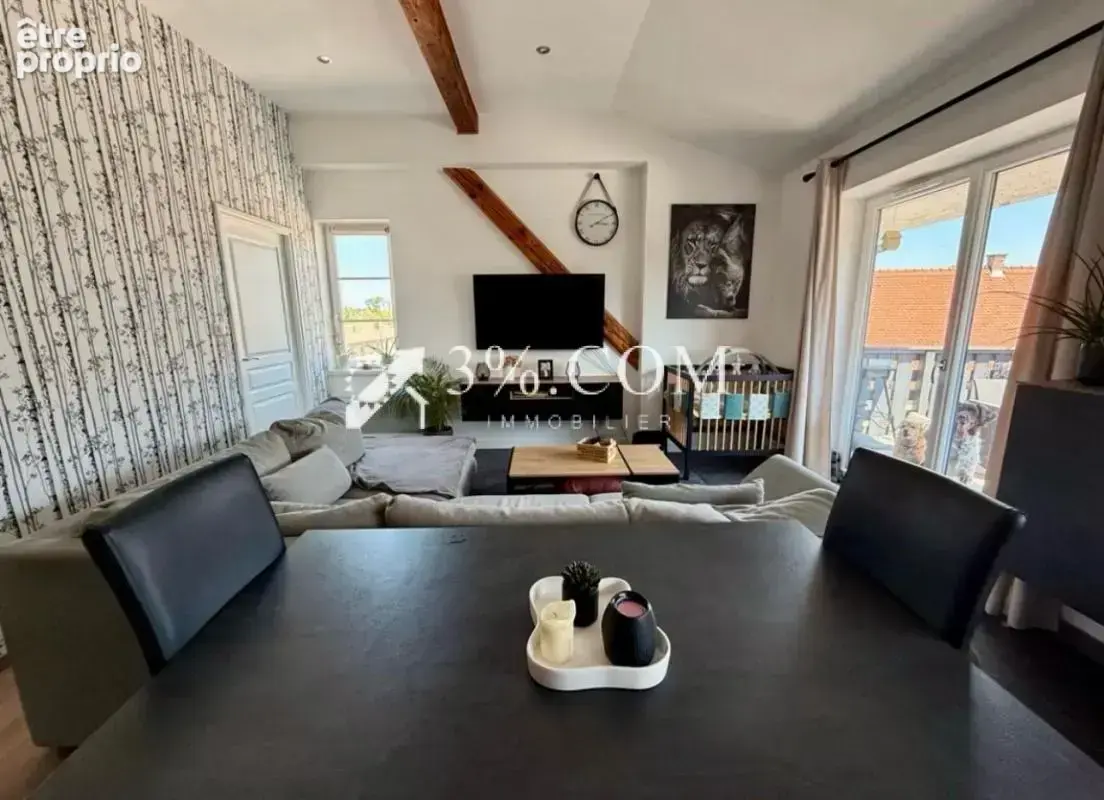 3%COM Très beau F2 avec terrasse - cave - photo 7
