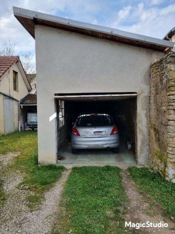 Appartement à PONT-DE-ROIDE