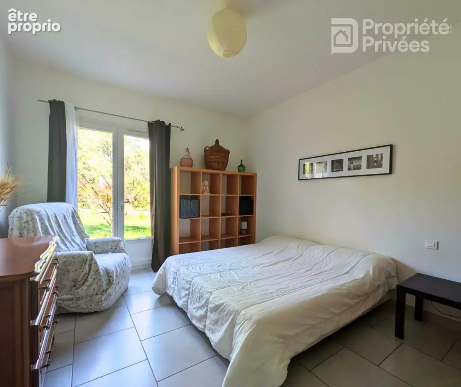 Villa plain pied avec piscine et double garage dans un quartier calme ! - photo 9