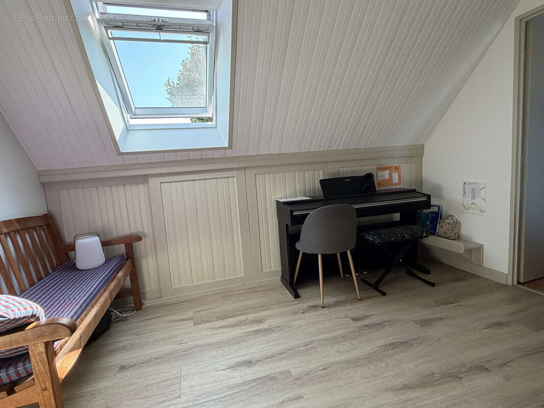 Joli pavillon en bon état, 5 chambres, terrain clos, proche du centre ville - photo 14