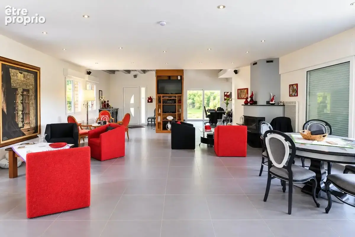 Réf. 1068A – Maison 7 pièces • Sous-sol • Piscine intérieure • Terrain 6 528 m² - photo 5