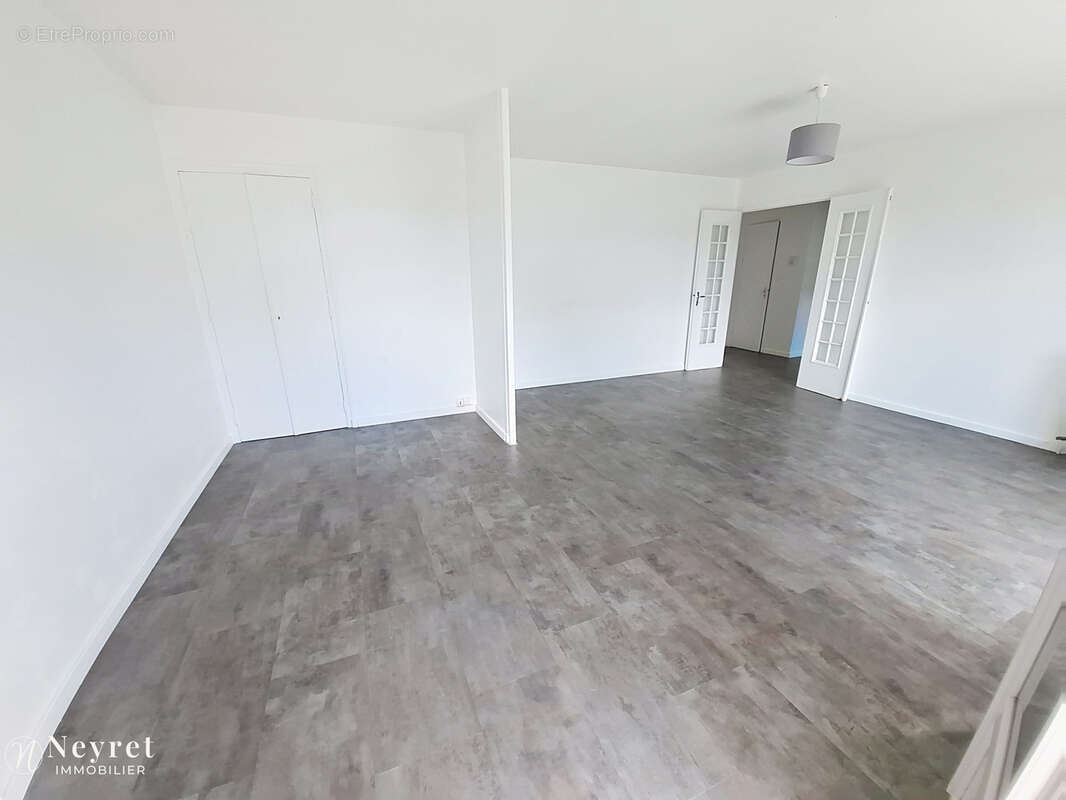 A ne pas rater ! Maison individuelle de 147 m2, 5 chambres avec garage de 29m2 sur 564 m2 clos et arboré - photo 4