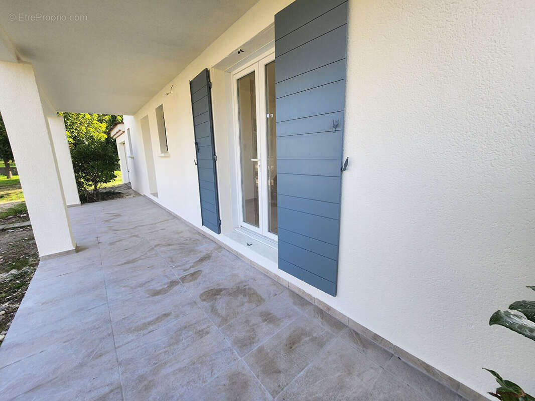 Maison à MORIERES-LES-AVIGNON