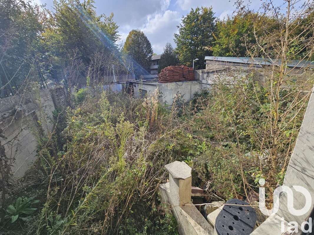 Photo 3 - Terrain à LA COURNEUVE