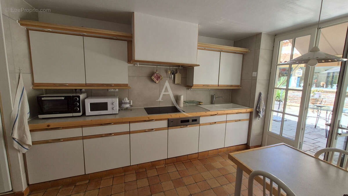 Ensemble immobilier constitué de deux maisons et son garage et extérieur  à Saint Jean D'Angely - photo 16