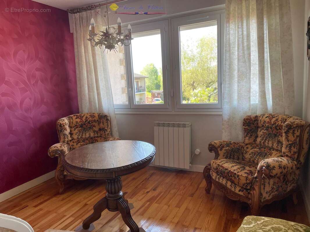 n°10 - Maison à LA CLAYETTE