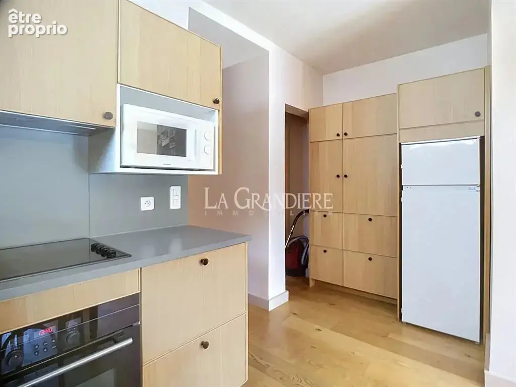 Paris 16e - La Muette / Passy - 2ème étage - 2 pièces - 55 m² - - photo 9