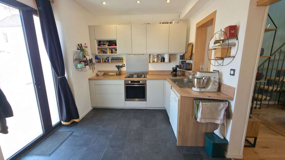 Charmante petite maison rénovée d'environ 50m² avec jardin et stationnement secteur Pont de Paille à Trignac - photo 2