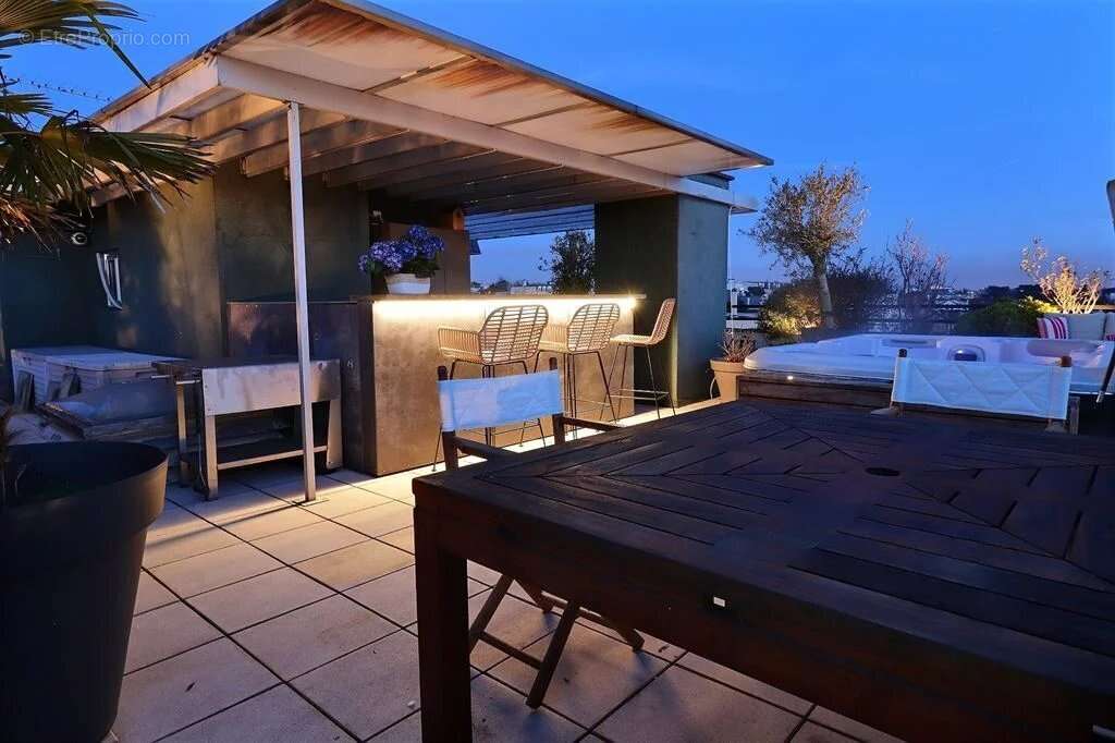 Appartement à SARTROUVILLE