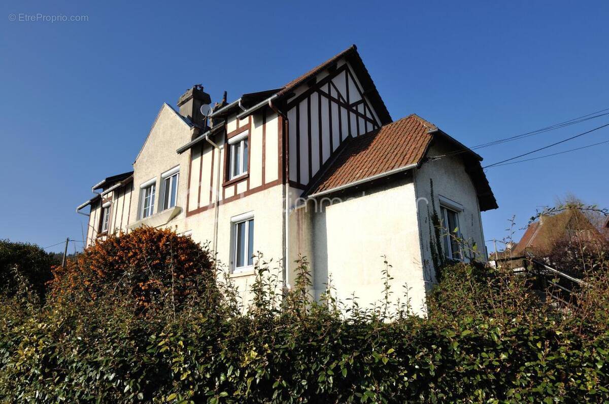 Maison à NOTRE-DAME-DE-GRAVENCHON