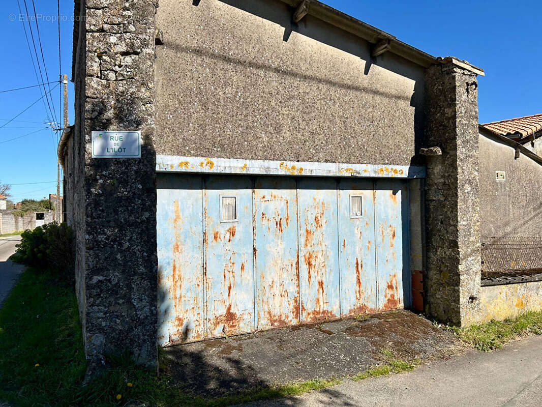 Maison à AZAY-LE-BRULE