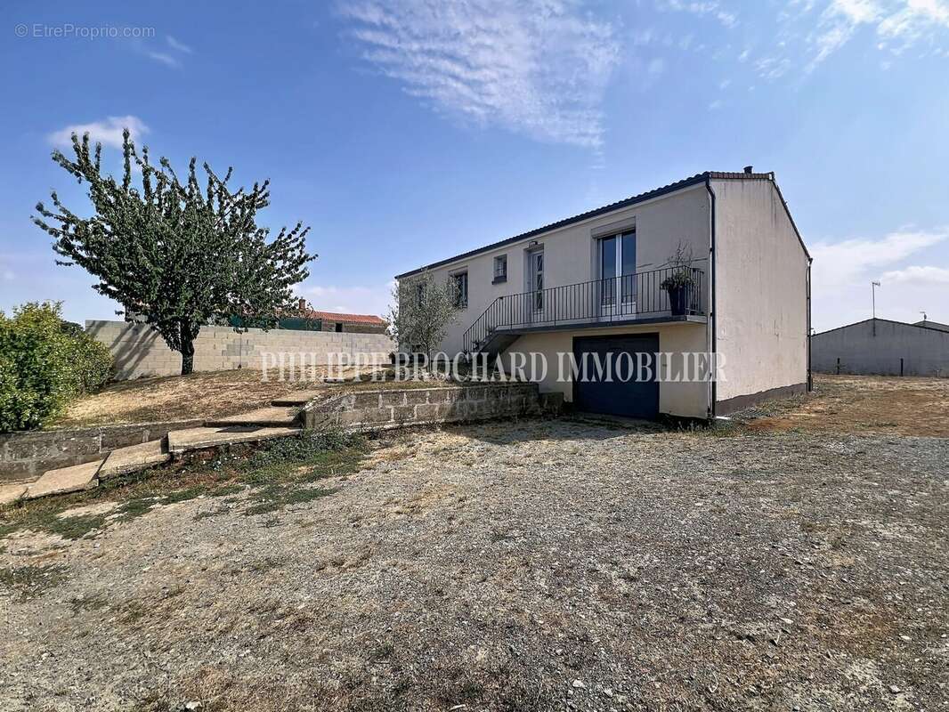 Maison 96 m² à Corpe  - photo 3