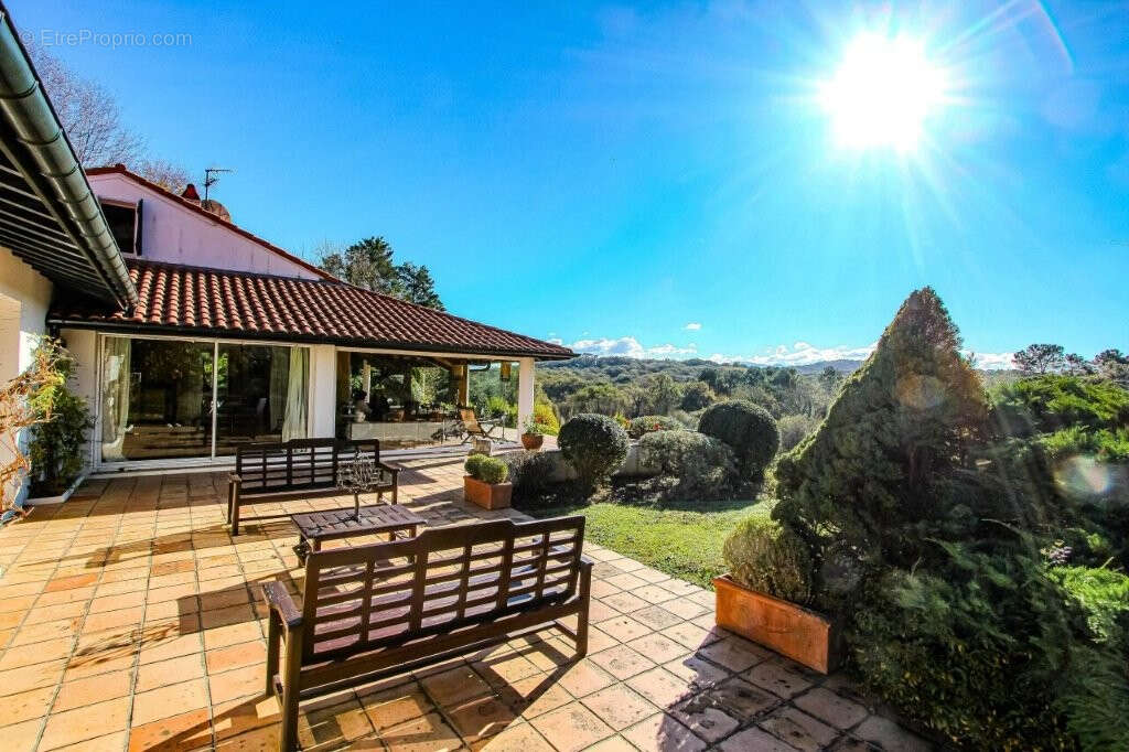 Maison à BASSUSSARRY