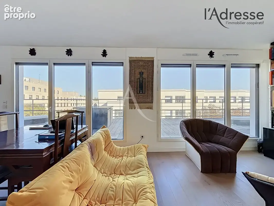 Duplex 113m² Quartier République - Terrasse - Parkings et cave - photo 5