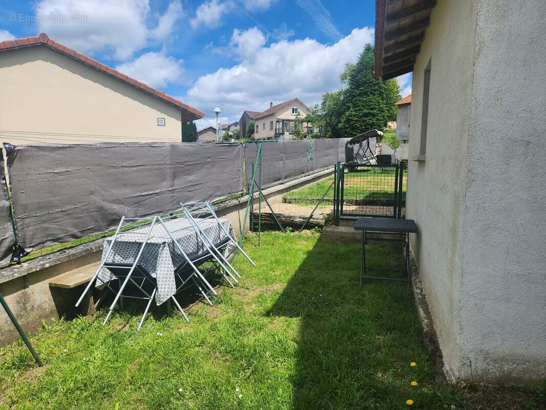 Maison à COMPREIGNAC