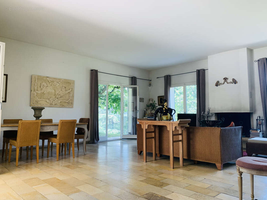 Maison à CHARBONNIERES-LES-BAINS