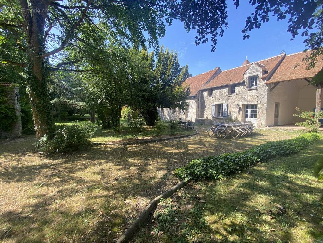 Maison à YEVRE-LA-VILLE