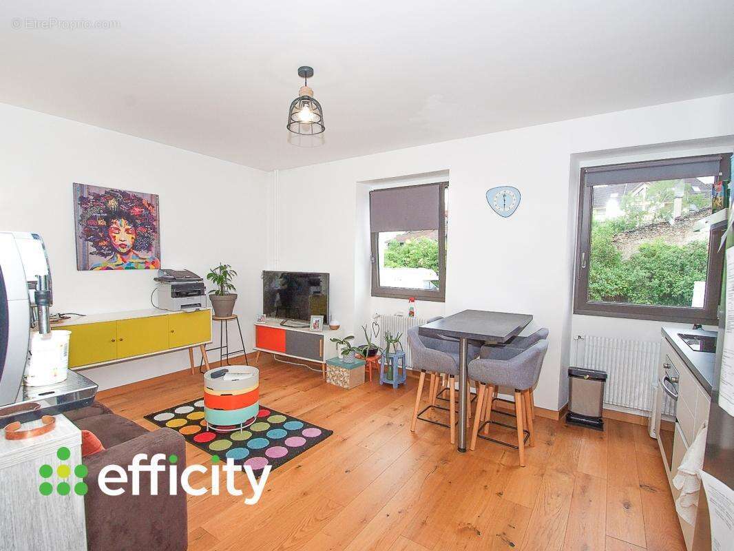 Appartement à VILLE-LA-GRAND