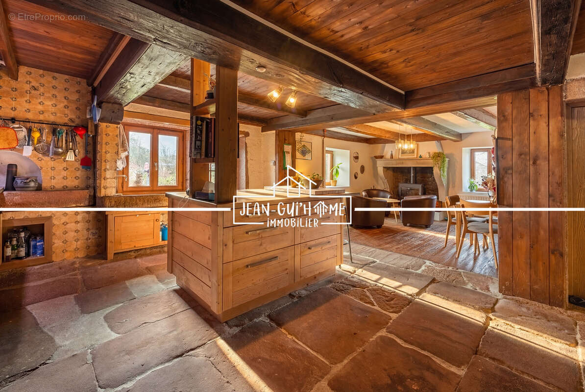 Maison à LA NEUVEVILLE-DEVANT-LEPANGES