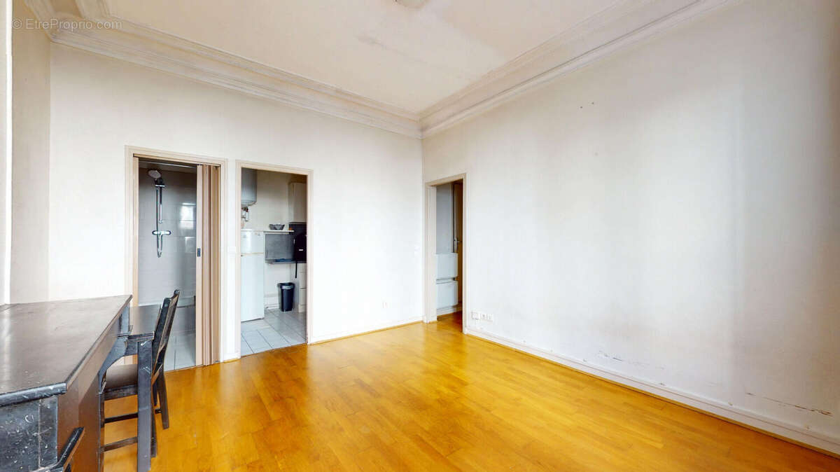 Appartement à PARIS-14E
