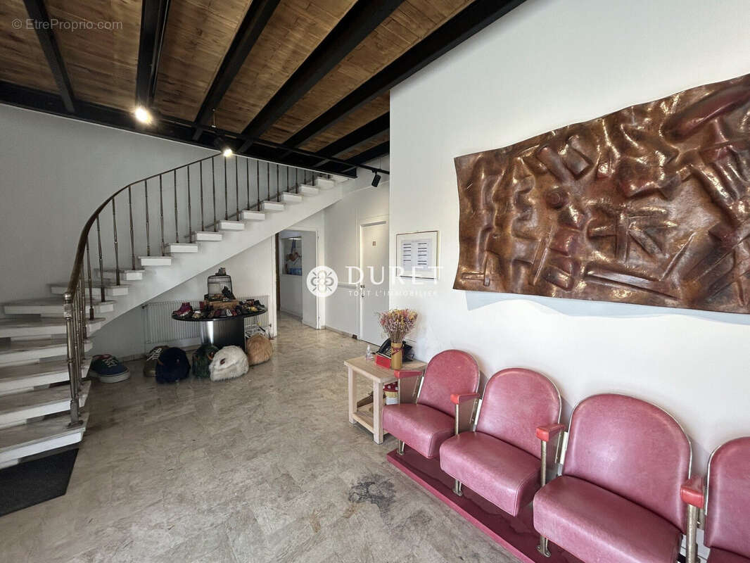 Commerce 1610 m² à Beaurepaire  - photo 2