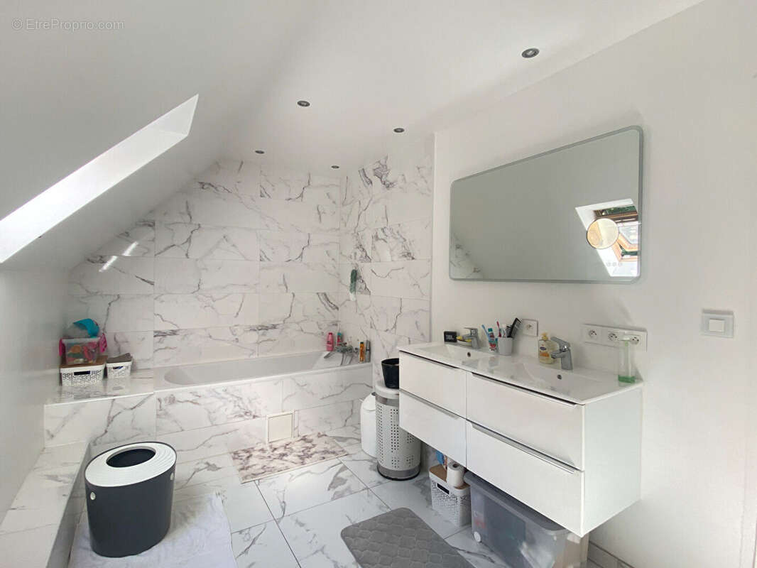 Maison à MEZY-SUR-SEINE