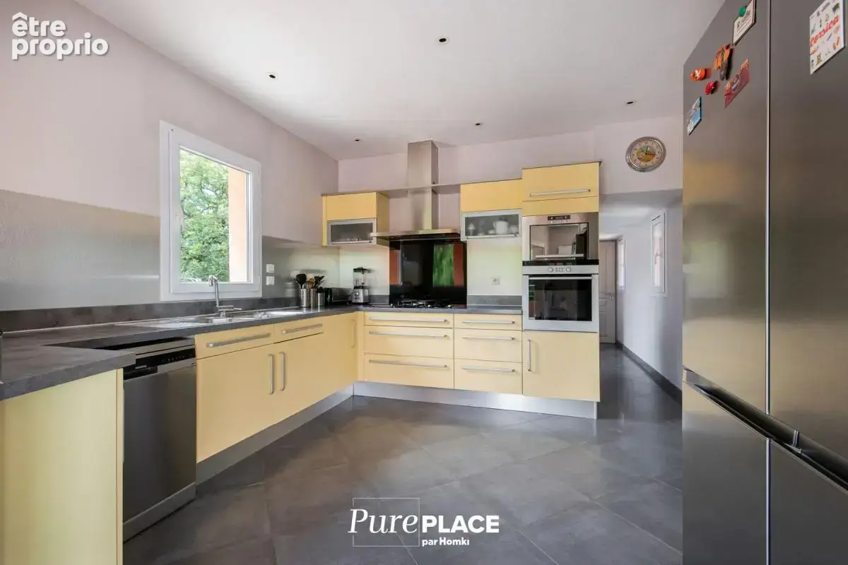 Maison/Villa T6 de 180 m² à Aix-en-ProvenceÉlégante maison contemporaine avec piscine – environnement sécurisé près d’Aix-en-Pro - photo 10